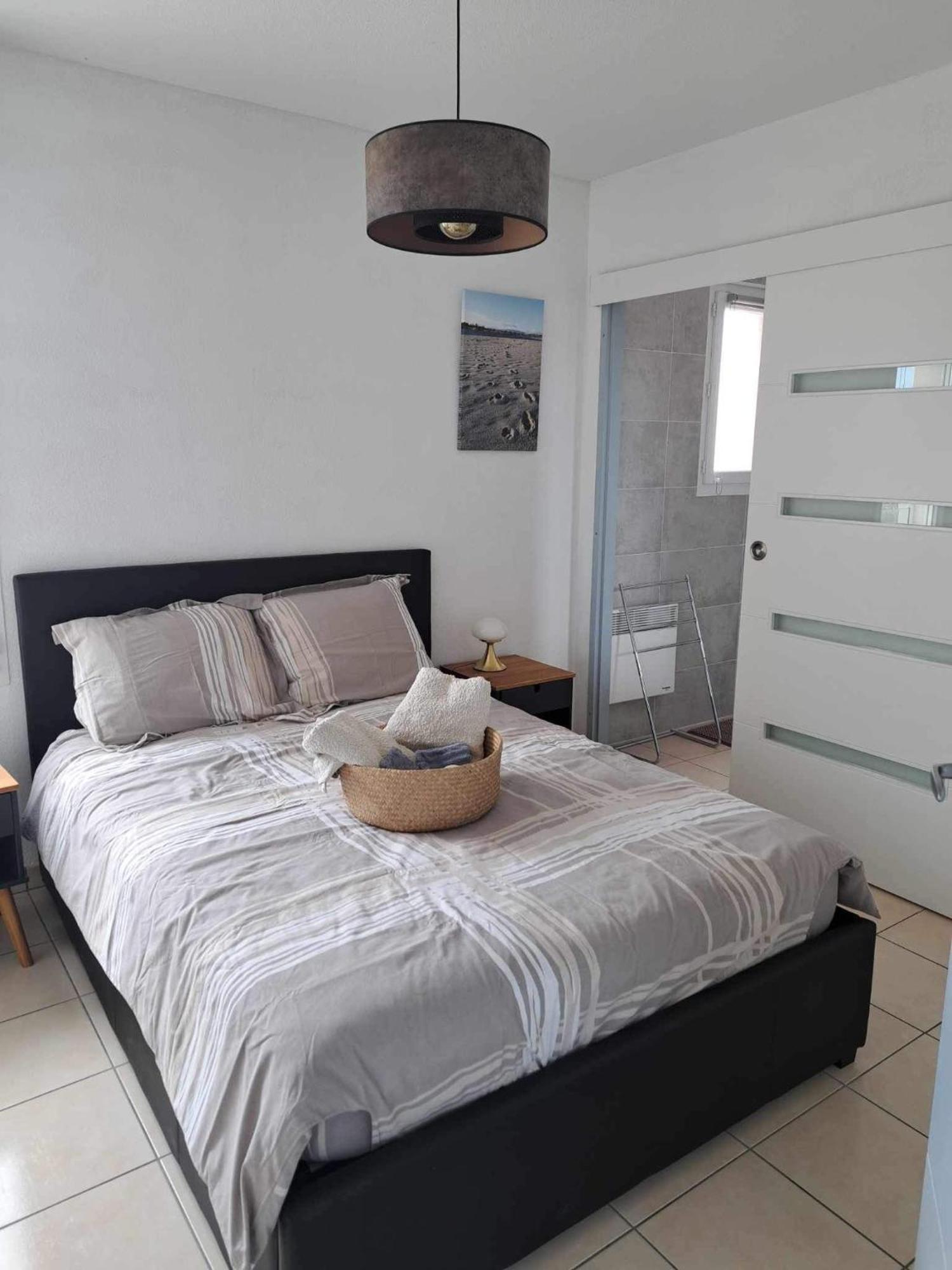 Logement Entier, Calme, Hyper Equipe Сен-Лоран-де-ла-Саланк Екстер'єр фото